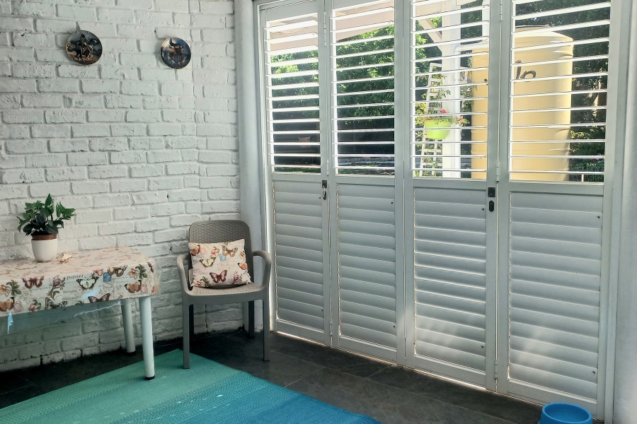 5 Bedroom Property for Sale in Kingfisher Creek Western Cape